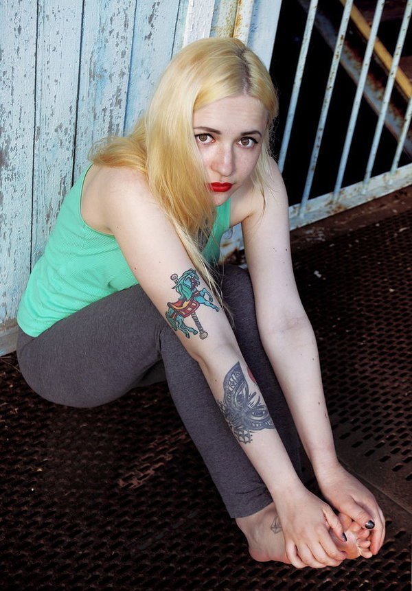 Мария, 18